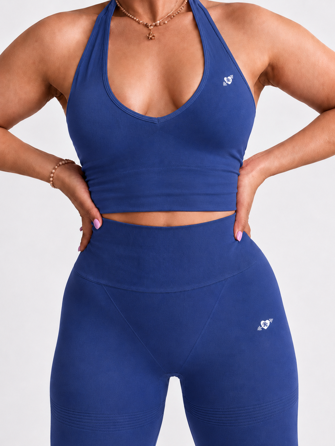 Blusa estilo top con compresión y leggings