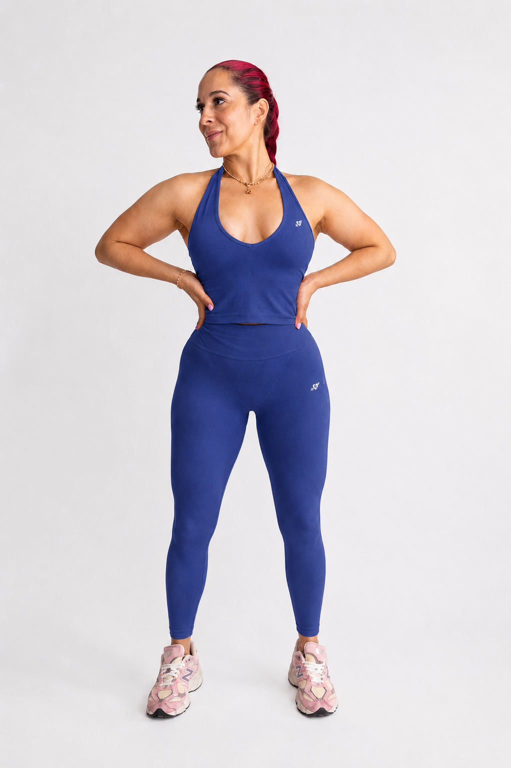 Blusa estilo top con compresión y leggings