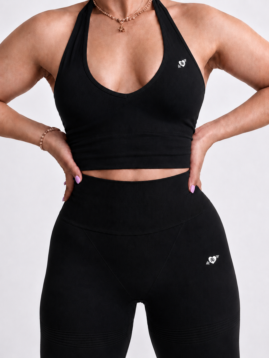 Blusa estilo top con compresión y leggings