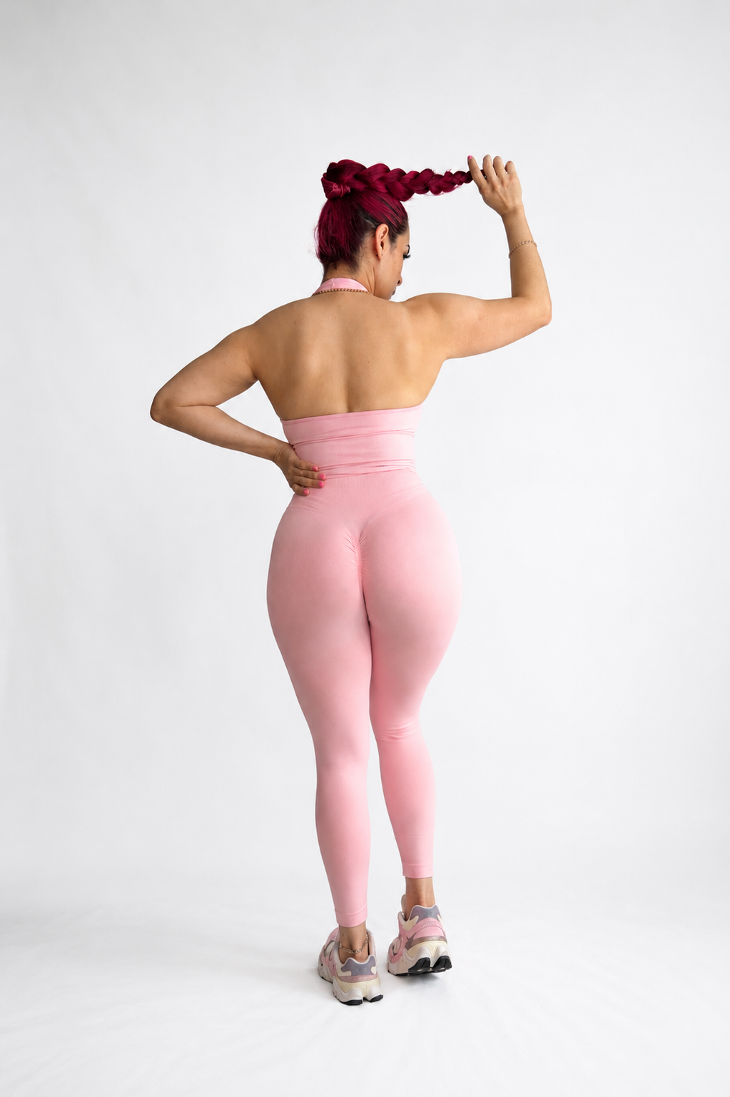 Blusa estilo top con compresión y leggings